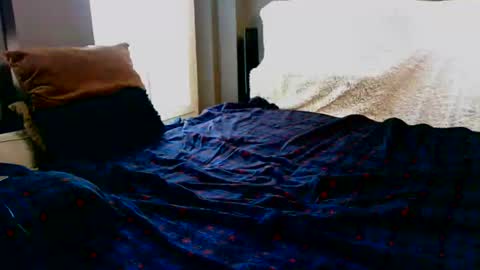 Snapshot of krisu1976 chatting on October 26, 2:45 pm krisu1976 online show from October 26, 2:45 pm