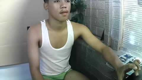 Snapshot of kritthanarkorn chatting on November 13, 6:12 am kritthanarkorn online show from November 13, 6:12 am