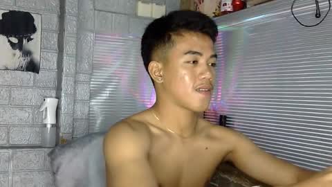 Snapshot of kritthanarkorn chatting on February 2, 3:11 pm kritthanarkorn online show from February 2, 3:11 pm