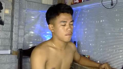 Snapshot of kritthanarkorn chatting on February 3, 6:22 am kritthanarkorn online show from February 3, 6:22 am