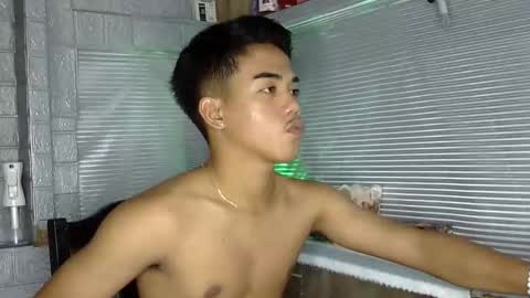 Snapshot of kritthanarkorn chatting on February 21, 6:20 pm kritthanarkorn online show from February 21, 6:20 pm