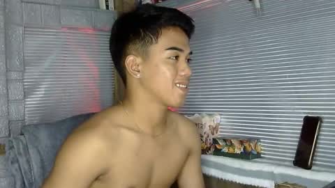 Snapshot of kritthanarkorn chatting on February 22, 11:20 am kritthanarkorn online show from February 22, 11:20 am