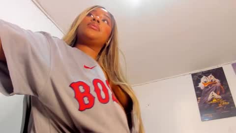 Snapshot of krixtybrown chatting on January 3, 11:55 pm krixty online show from January 3, 11:55 pm