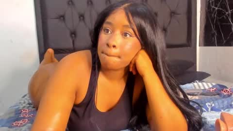 Snapshot of krixtybrown chatting on February 18, 2:49 am krixty online show from February 18, 2:49 am