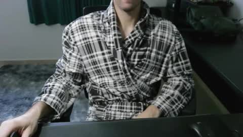 Snapshot of krocr_iras chatting on May 21, 11:06 am Lucas Edu online show from May 21, 11:06 am