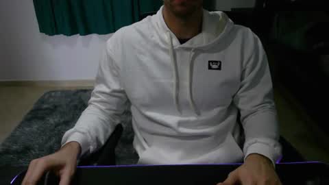 Snapshot of krocr_iras chatting on June 14, 7:05 pm Lucas Edu online show from June 14, 7:05 pm