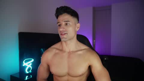 Snapshot of krops_ chatting on February 1, 1:59 am KROPS online show from February 1, 1:59 am