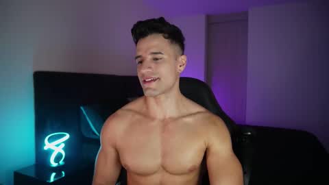 Snapshot of krops_ chatting on February 5, 7:46 am KROPS online show from February 5, 7:46 am