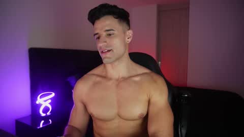 Snapshot of krops_ chatting on February 10, 6:50 am KROPS online show from February 10, 6:50 am