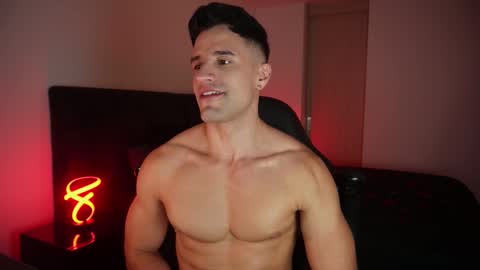 Snapshot of krops_ chatting on February 15, 8:13 am KROPS online show from February 15, 8:13 am