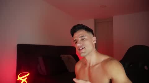 Snapshot of krops_ chatting on February 22, 6:46 am KROPS online show from February 22, 6:46 am