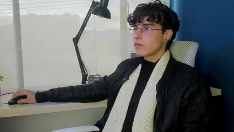 Snapshot of krown_nox chatting on May 21, 11:17 am krown_nox online show from May 21, 11:17 am