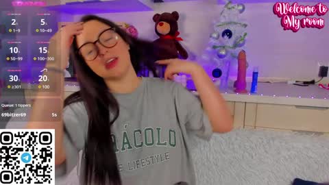 Snapshot of kruela_eva chatting on December 3, 11:35 pm Kruela GTM3Tue Wed Thu Fri Sun 0400 am-1030pm online show from December 3, 11:35 pm