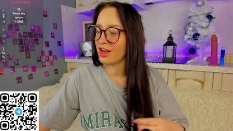 Snapshot of kruela_eva chatting on December 7, 11:23 pm Kruela GTM3Tue Wed Thu Fri Sun 0400 am-1030pm online show from December 7, 11:23 pm