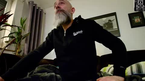 Snapshot of krummersaebel chatting on March 8, 12:33 am krummersaebel online show from March 8, 12:33 am