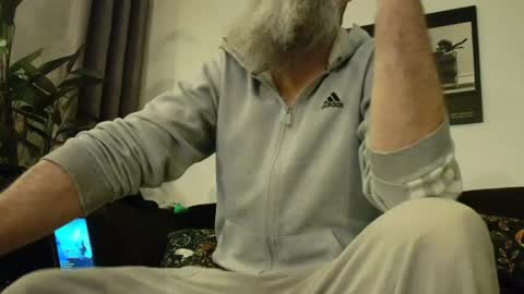 Snapshot of krummersaebel chatting on April 15, 7:58 pm krummersaebel online show from April 15, 7:58 pm