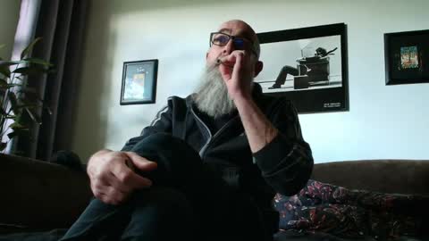 Snapshot of krummersaebel chatting on April 16, 4:08 pm krummersaebel online show from April 16, 4:08 pm