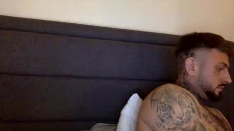 Snapshot of krxt13 chatting on October 27, 7:18 pm krxt13 online show from October 27, 7:18 pm