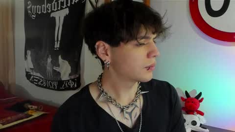 Snapshot of krye_x chatting on September 21, 9:49 pm Zack online show from September 21, 9:49 pm