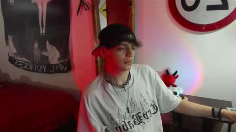 Snapshot of krye_x chatting on September 23, 7:55 am Zack online show from September 23, 7:55 am