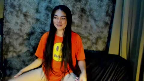 Snapshot of krystal_angel chatting on April 24, 7:49 pm krystal_angel online show from April 24, 7:49 pm