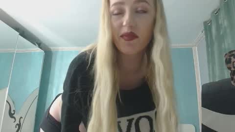 krystal desire online show from January 12, 7:30 pm