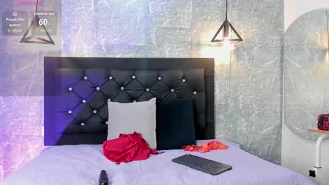 Snapshot of krystal_taylor23 chatting on September 30, 11:26 am Kystal Taylor online show from September 30, 11:26 am