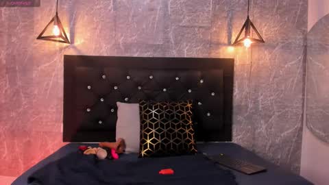 Kystal Taylor online show from November 22, 11:42 am