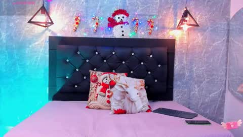 Kystal Taylor online show from December 18, 11:16 am