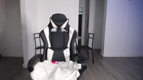 Krystal Blake online show from September 10, 6:19 pm