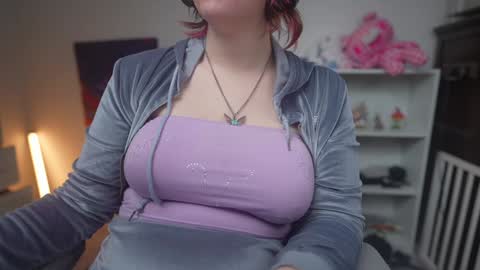 Snapshot of krystalsyxx chatting on January 24, 7:28 pm Krystal Syx online show from January 24, 7:28 pm