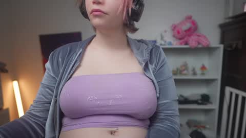 Snapshot of krystalsyxx chatting on January 30, 6:54 pm Krystal Syx online show from January 30, 6:54 pm