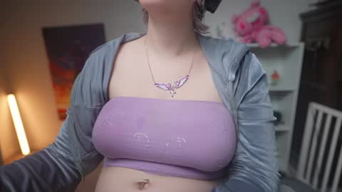 Snapshot of krystalsyxx chatting on February 4, 4:59 am Krystal Syx online show from February 4, 4:59 am