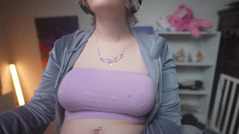 Snapshot of krystalsyxx chatting on February 8, 5:08 pm Krystal Syx online show from February 8, 5:08 pm