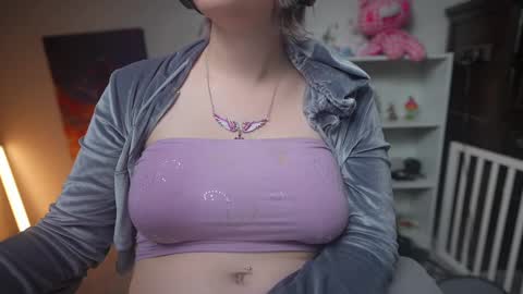 Snapshot of krystalsyxx chatting on February 11, 2:35 am Krystal Syx online show from February 11, 2:35 am