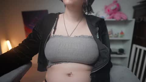 Snapshot of krystalsyxx chatting on February 16, 4:53 pm Krystal Syx online show from February 16, 4:53 pm