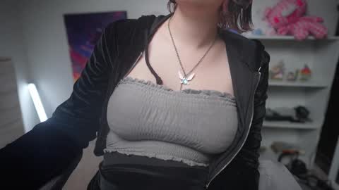 Snapshot of krystalsyxx chatting on March 8, 11:18 pm Krystal Syx online show from March 8, 11:18 pm