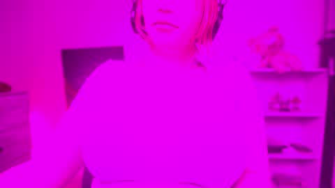 Krystal Syx online show from December 14, 9:30 pm