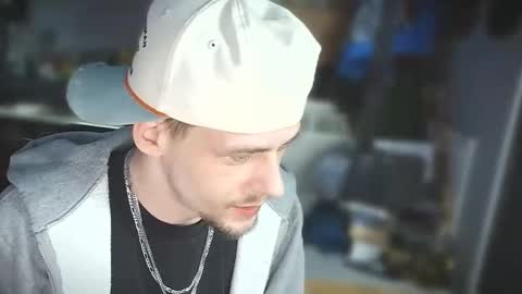 Snapshot of krytiar1992 chatting on February 28, 11:44 am krytiar1992 online show from February 28, 11:44 am