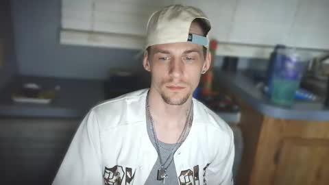 Snapshot of krytiar1992 chatting on March 20, 7:35 am krytiar1992 online show from March 20, 7:35 am