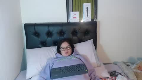Snapshot of kryystaladams chatting on July 3, 11:27 am kryystaladams online show from July 3, 11:27 am