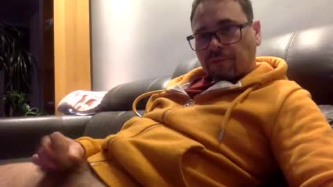 krzysztof1977 online show from April 10, 8:57 pm