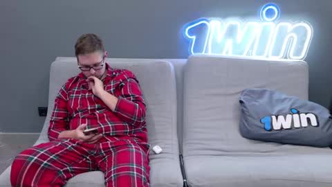 WebcamWhore online show from January 8, 2:25 pm