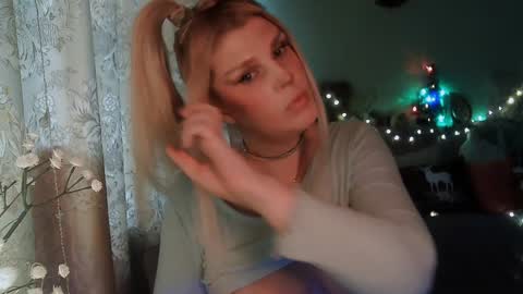 Snapshot of kudesnizza chatting on December 5, 10:23 am Annika MTF ts post -op online show from December 5, 10:23 am