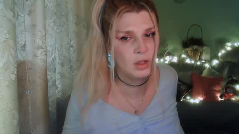 Snapshot of kudesnizza chatting on January 22, 10:29 am Annika MTF ts post -op online show from January 22, 10:29 am