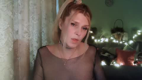 Snapshot of kudesnizza chatting on January 24, 10:43 am Annika MTF ts post -op online show from January 24, 10:43 am