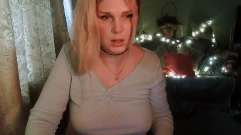 Snapshot of kudesnizza chatting on February 4, 10:32 am Annika MTF ts post -op online show from February 4, 10:32 am