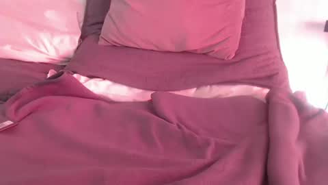 Snapshot of kung_furious chatting on October 16, 6:31 pm Ohm. online show from October 16, 6:31 pm