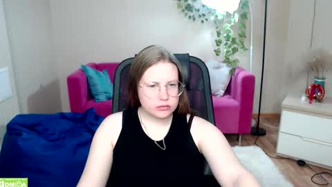 kuri_u online show from February 5, 8:41 am