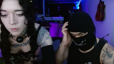 Snapshot of kuro_shir0 chatting on April 12, 2:27 am kuro_shir0 online show from April 12, 2:27 am